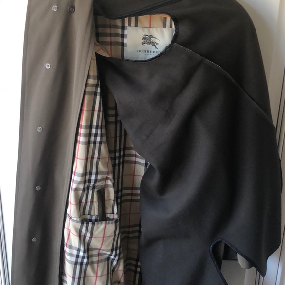 Men’s Burberry trench coat - Picture 7 of 11